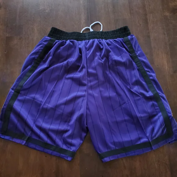 Los Angeles Lakers - Picture 8 of 8